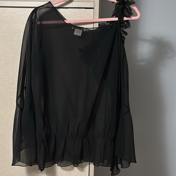 MK SOLO size 2 fits like a size 6-8 black blouse - Picture 5 of 5